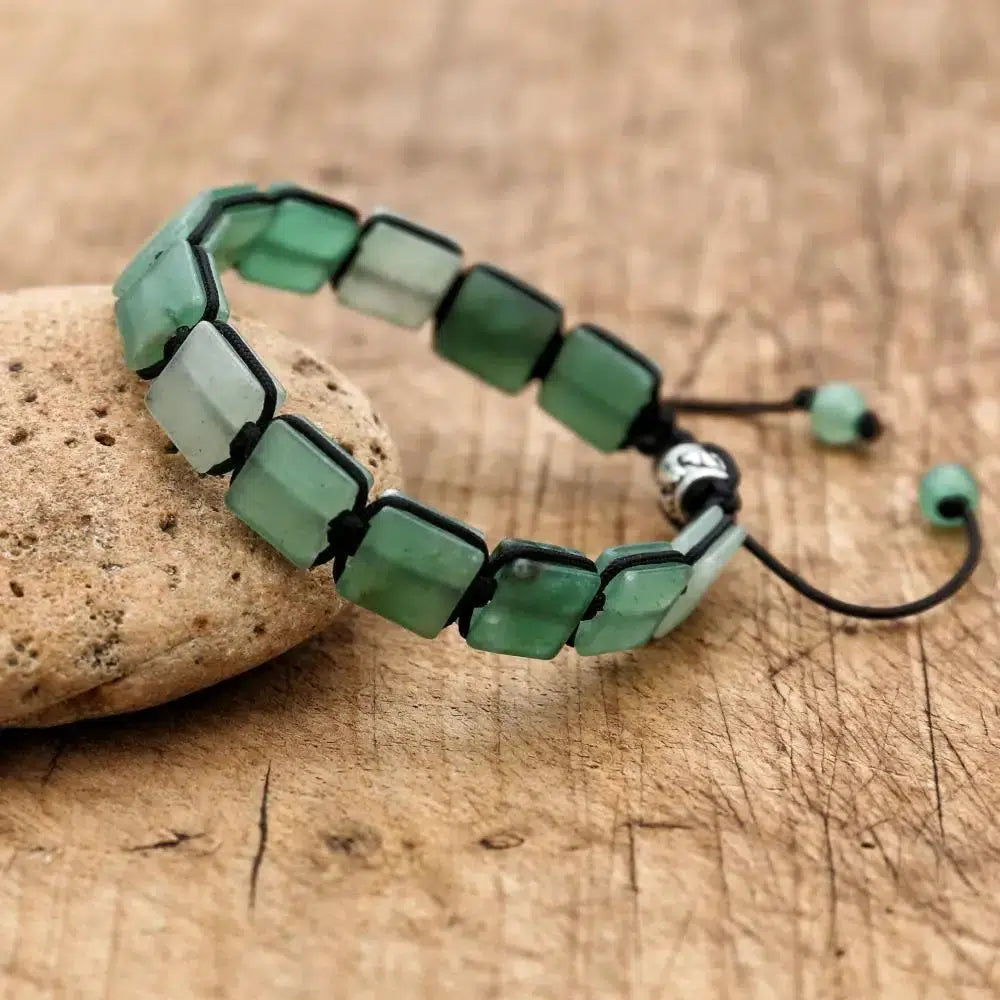 Bracelet type Shamballa en pierres d'Aventurine carrées