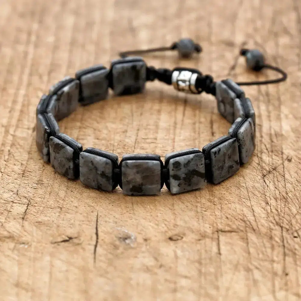 Bracelet type Shamballa en pierres de Labradorite carrées